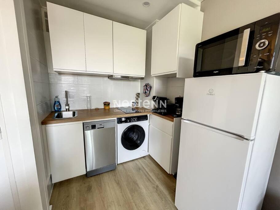 2980-appartement 1 Ch A 100m De La *